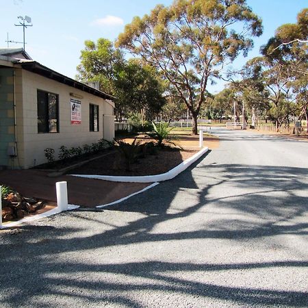 Acclaim Gateway Caravan Park Dundas エクステリア 写真