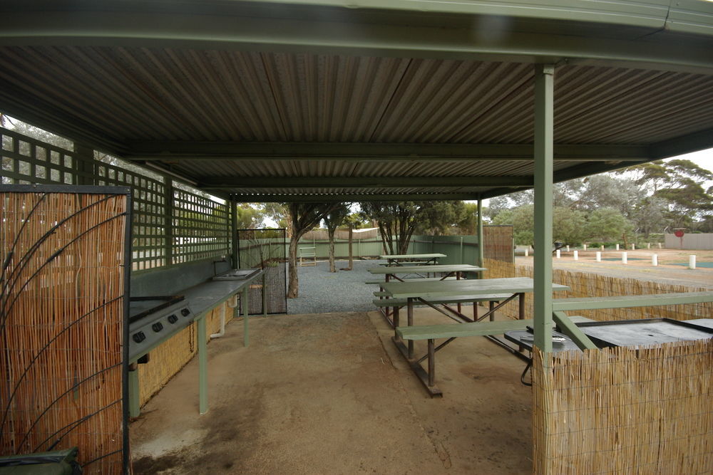 Acclaim Gateway Caravan Park Dundas エクステリア 写真