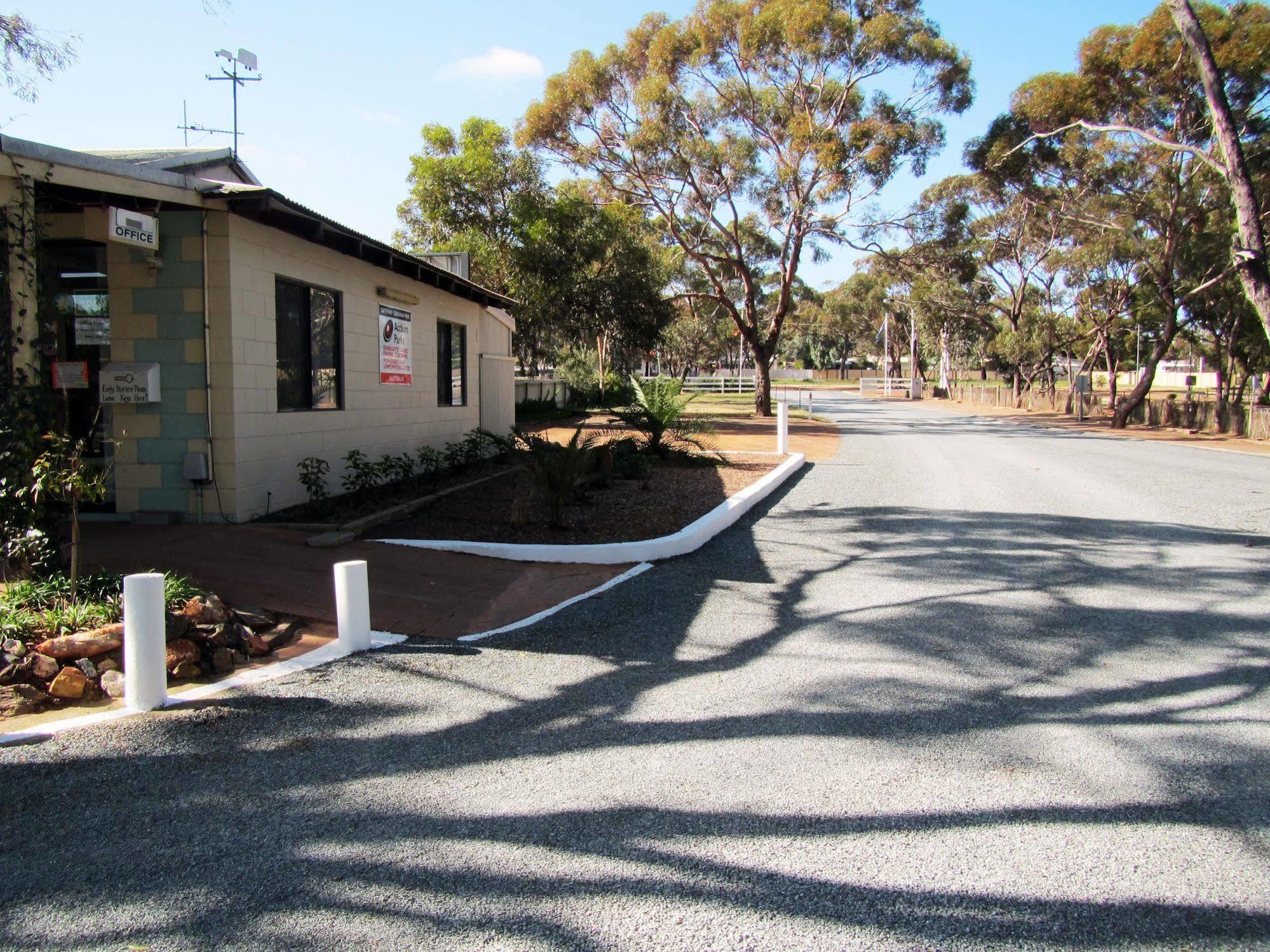Acclaim Gateway Caravan Park Dundas エクステリア 写真
