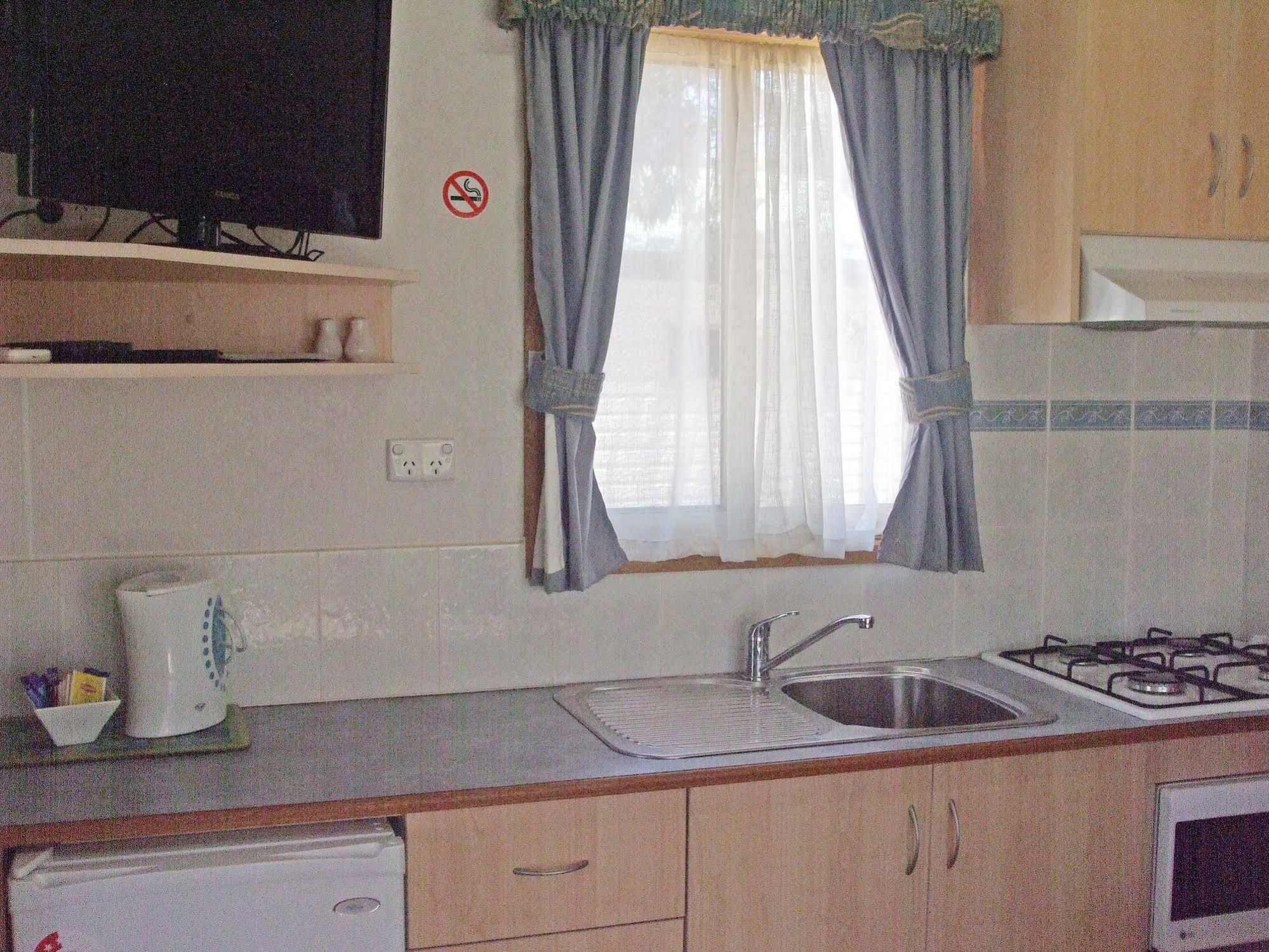 Acclaim Gateway Caravan Park Dundas エクステリア 写真