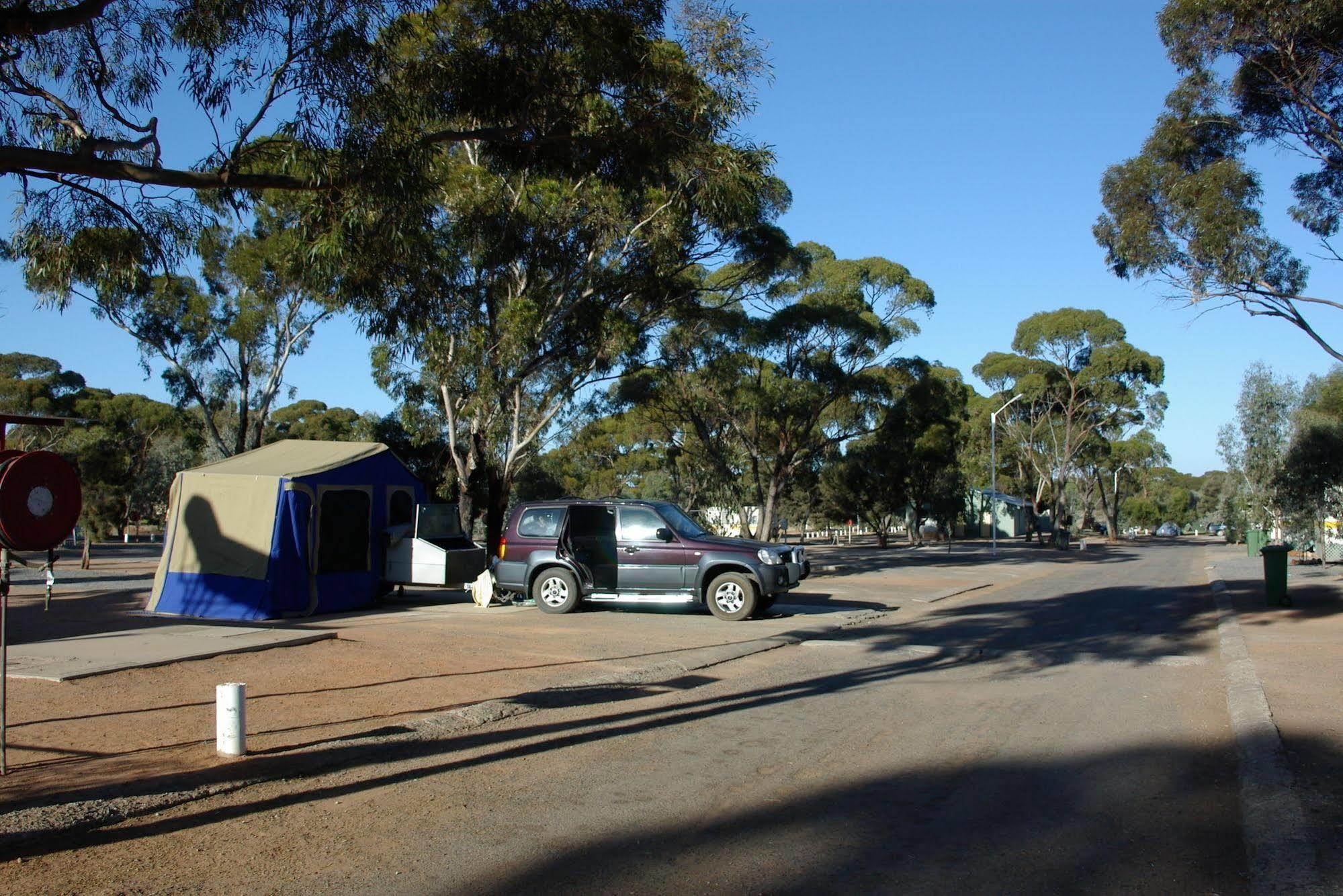Acclaim Gateway Caravan Park Dundas エクステリア 写真